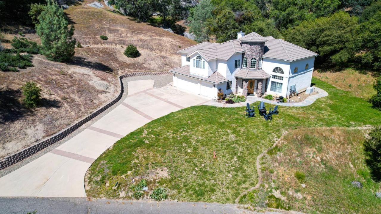 Mountain Majesty With Hot Tub, Pool Table, Generator, Ev Hookup Pousada Oakhurst